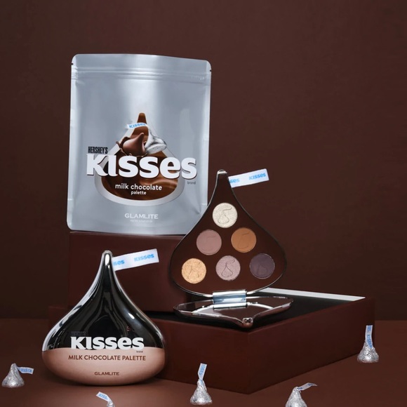 Hershey’s Kisses X Glamlite Milk Chocolate Palette - Picture 5 of 7